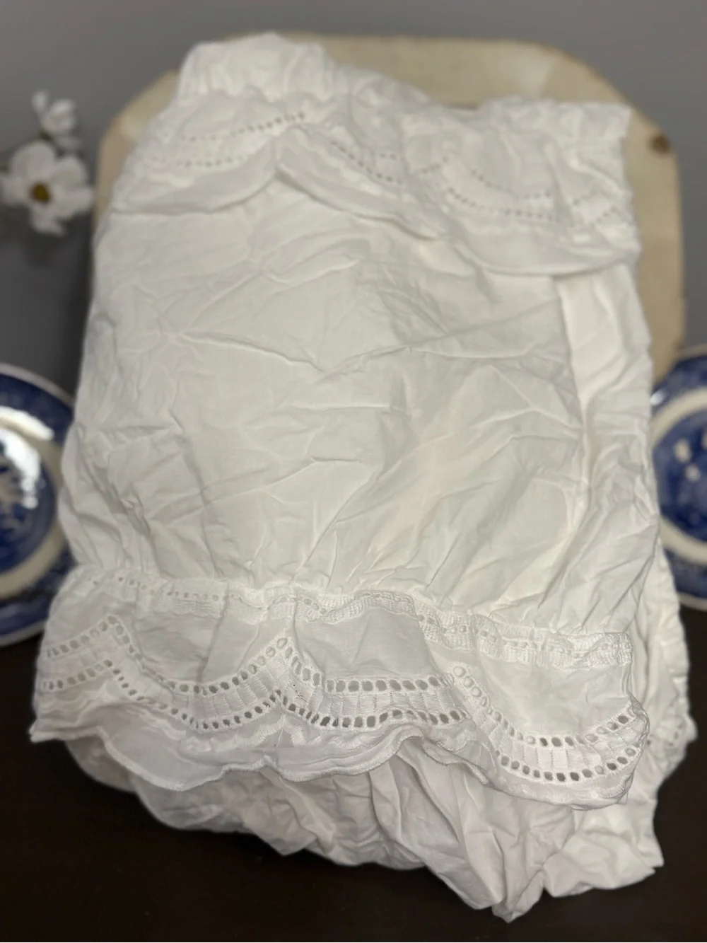 🌸Anthropologie home white ruffle eyelet shower curtain 72x72 100% cotton